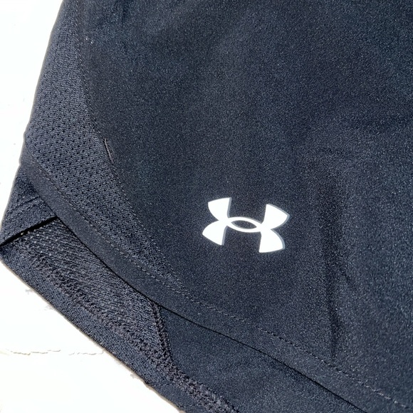 Under Armour Fitness Shorts sz Medium - Picture 7 of 8